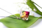 Rose necklace in resin crystal